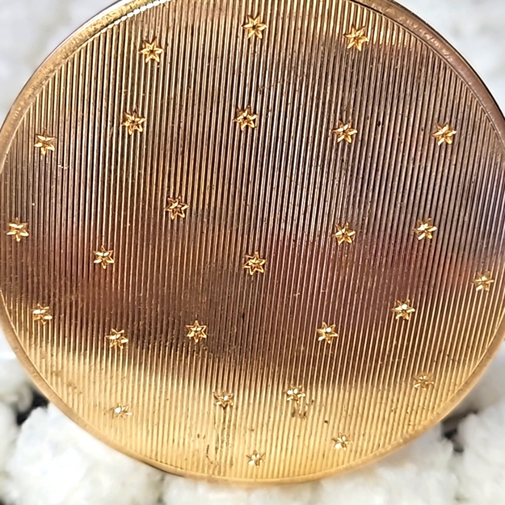 Vintage Elizabeth Arden 1960 Goldtone powder compact, 2.75 " made in Switzerland